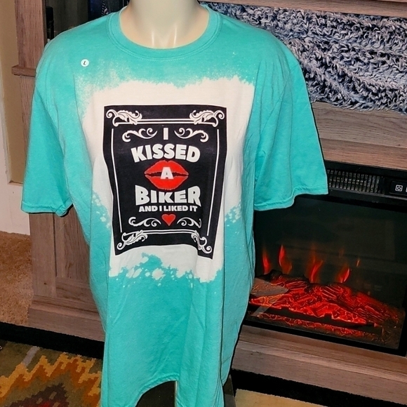 Nwot Bleached Biker Tee -> Nwot Bleached Biker Tee - Picture 1 of 1